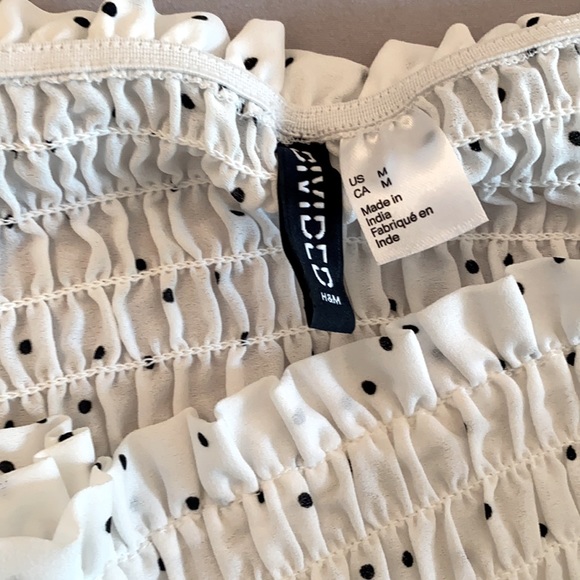 Puffy sleeve polka dot top - Picture 3 of 3